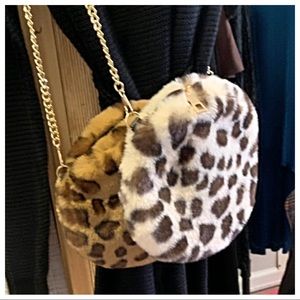 🟠 PARIS Faux fur leopard cross body bag